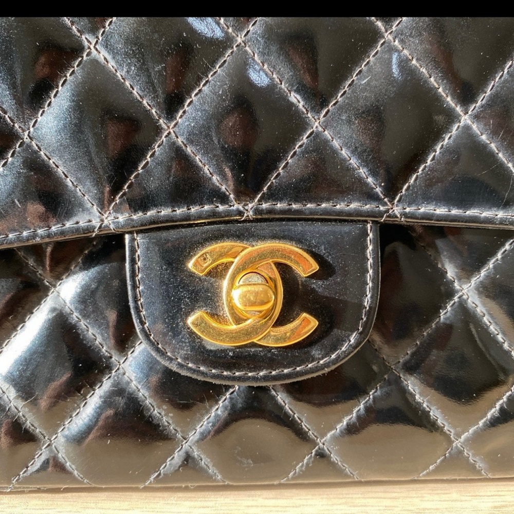 Authentic Chanel purse with authenticity card, and just bag. Purchased in 1996. - Picture 3 of 16